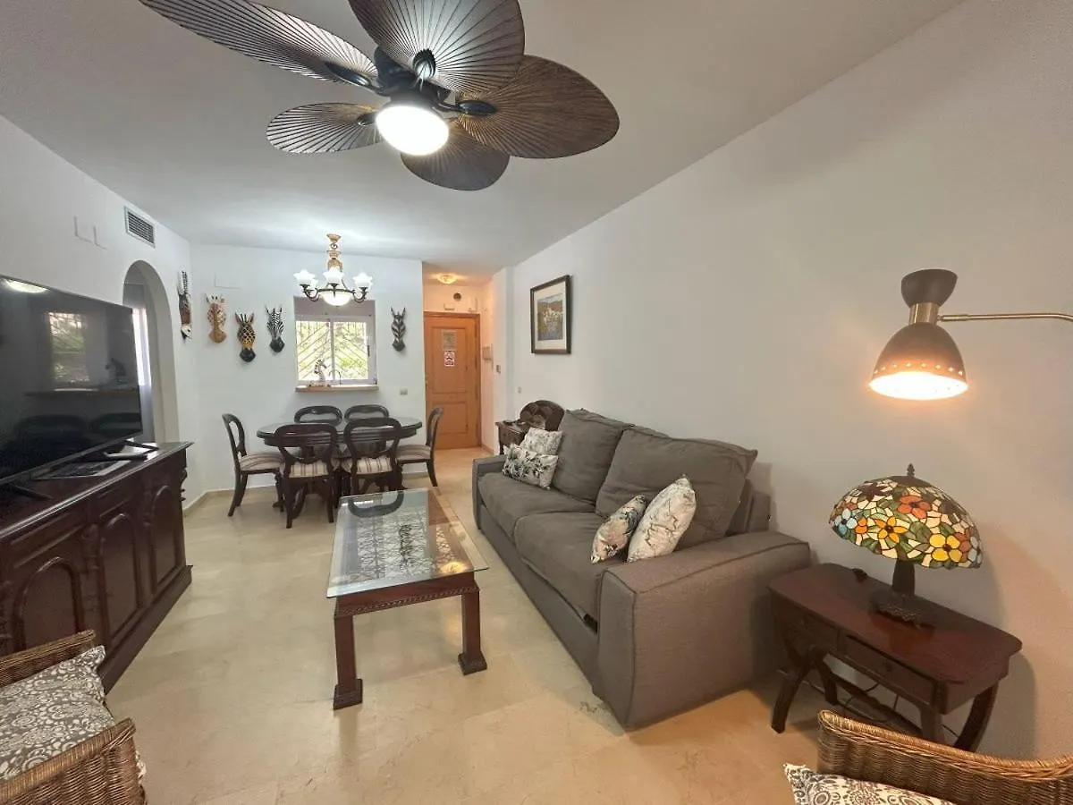 Apartment Holidays & Homes, Calahonda Royale Lirio, 300 M Playa Mijas