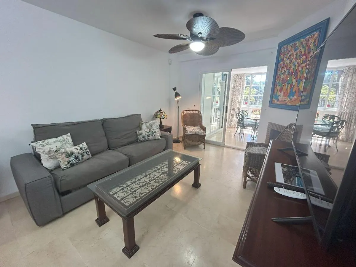 Holidays & Homes, Calahonda Royale Lirio, 300 M Playa Михас Испания